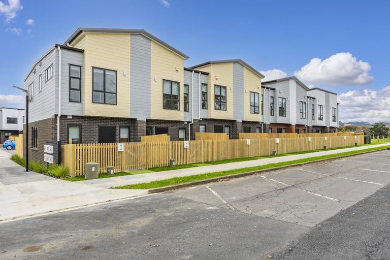 Photo of property in 3/35 Young Crescent, Drury, 2113