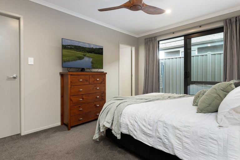 Photo of property in 28 Taffe Crescent, Pyes Pa, Tauranga, 3112