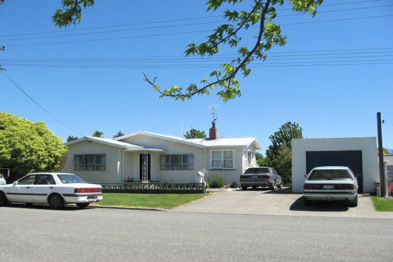Photo of property in 18 Holdaway Street, Riversdale, Blenheim, 7201