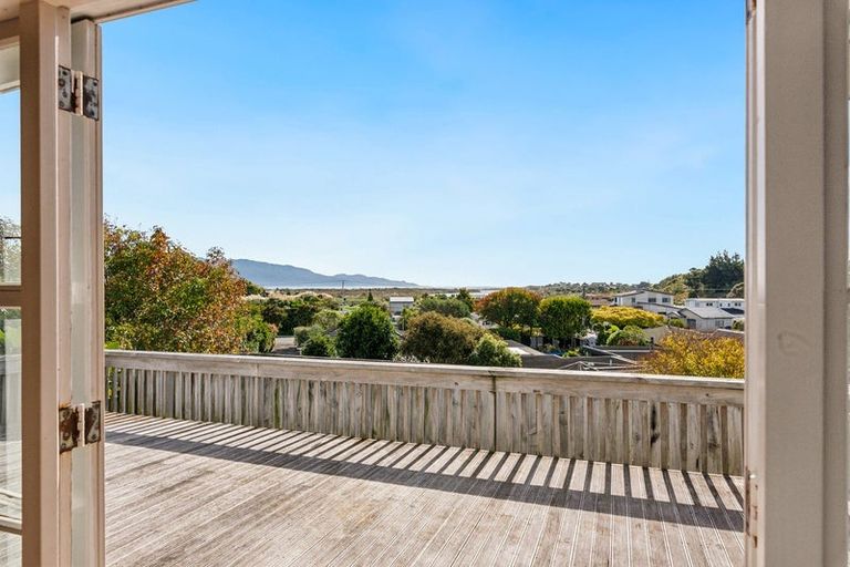 Photo of property in 6 Ruru Road, Otaihanga, Paraparaumu, 5036