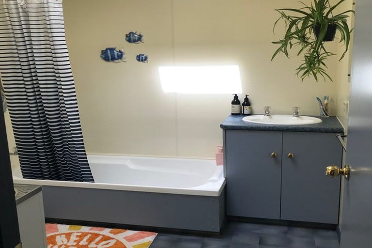 Photo of property in 8 Spiers Street, Kakanui, Oamaru, 9495