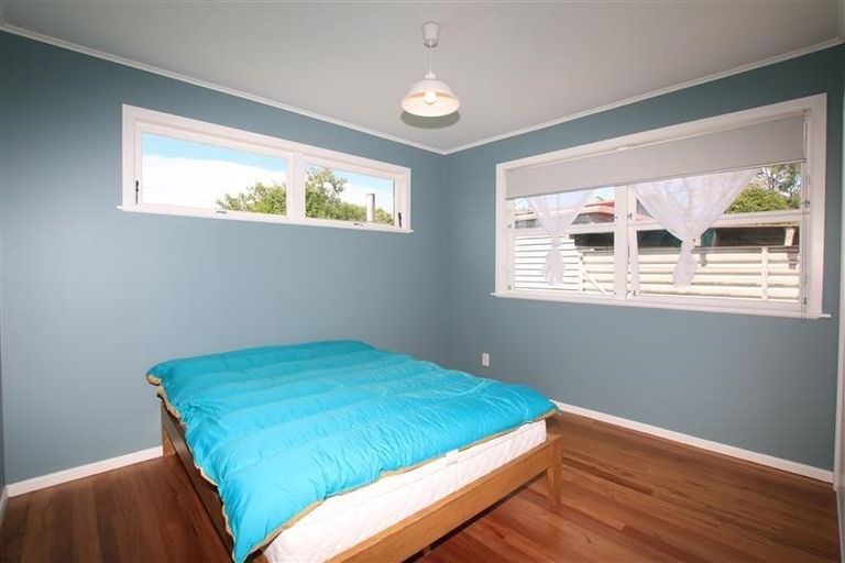 Photo of property in 3/28 West Coast Road, Glen Eden, Auckland, 0602