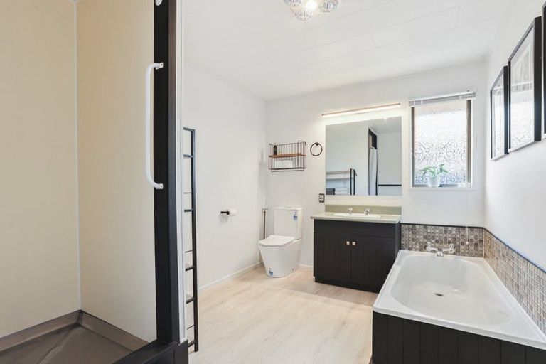 Photo of property in 2 Ebert Place, Rangiora, 7400