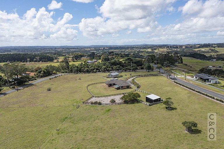 Photo of property in 118 Cottle Road, Taupaki, Henderson, 0782