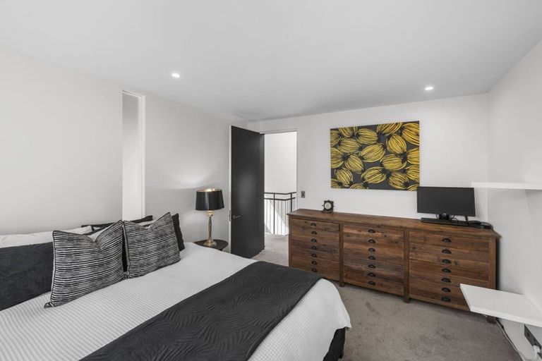 Photo of property in 100 Glandovey Road, Fendalton, Christchurch, 8052