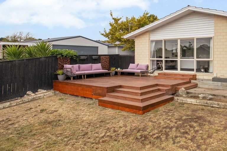 Photo of property in 66 Bickerton Street, Wainoni, Christchurch, 8061