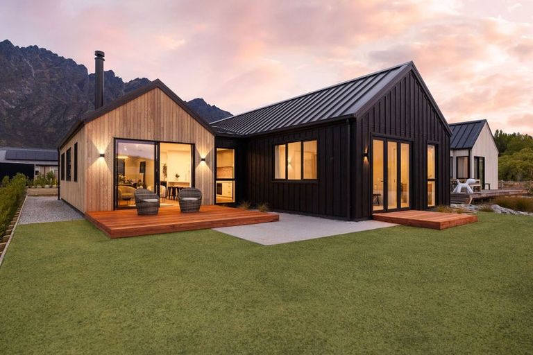 Photo of property in 22 Woolshed Road, Jacks Point, Queenstown, 9371