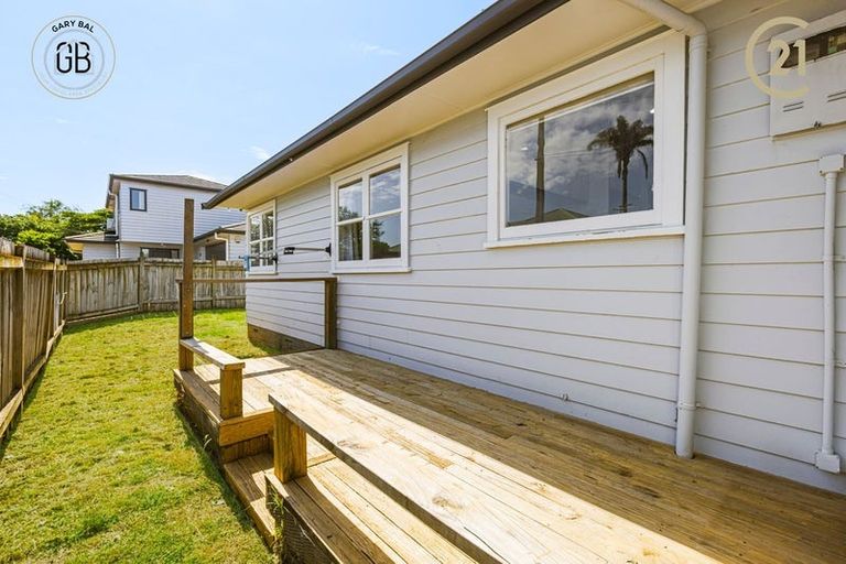 Photo of property in 6 Braeburn Place, Takanini, 2112