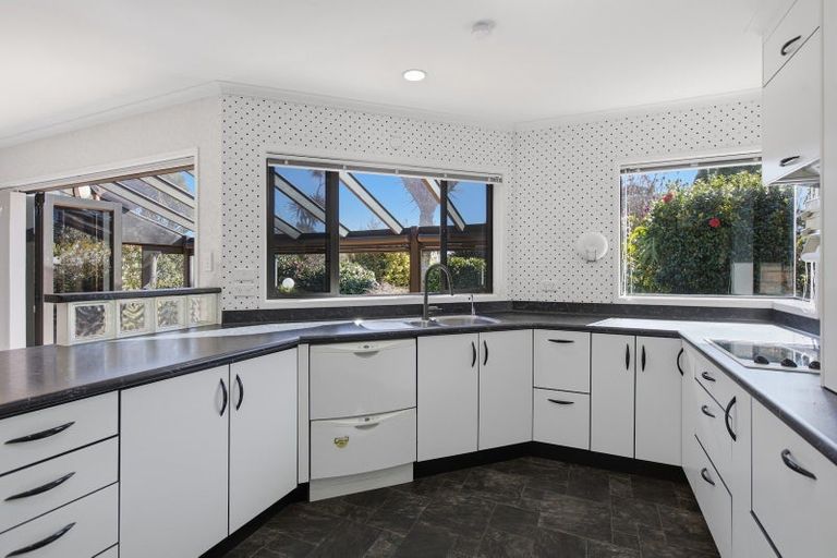 Photo of property in 71 Brooklands Road, Brooklands, New Plymouth, 4310