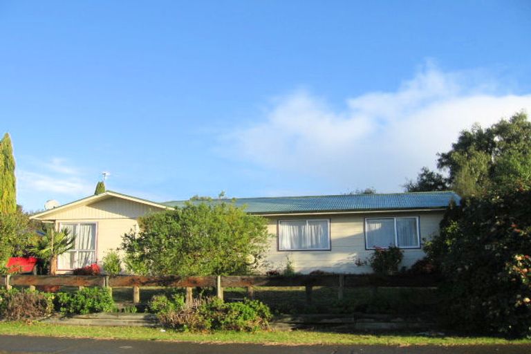 Photo of property in 61 Cartier Crescent, Flaxmere, Hastings, 4120