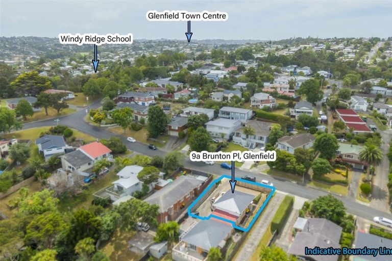 Photo of property in 1/9 Brunton Place, Glenfield, Auckland, 0629