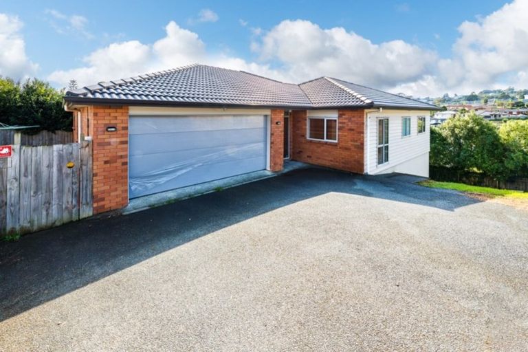 Photo of property in 13 Cartmel Avenue, Massey, Auckland, 0614