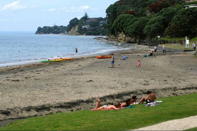 Photo of property in 12 Seaton Road, Murrays Bay, Auckland, 0630