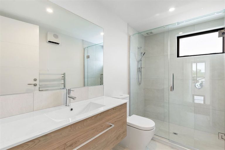 Photo of property in 5/6 Skibbereen Drive, Halswell, Christchurch, 8025