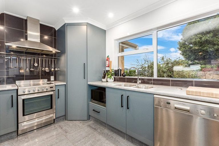 Photo of property in 80 Te Puia Drive, Aotea, Porirua, 5024