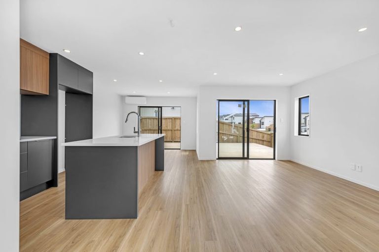 Photo of property in 27 Combat Street, Papakura, 2110