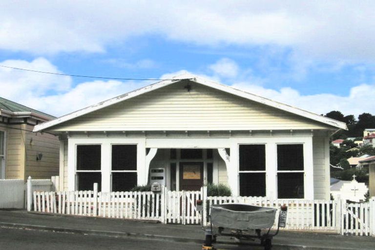 Photo of property in 6 Burwah Street, Berhampore, Wellington, 6023