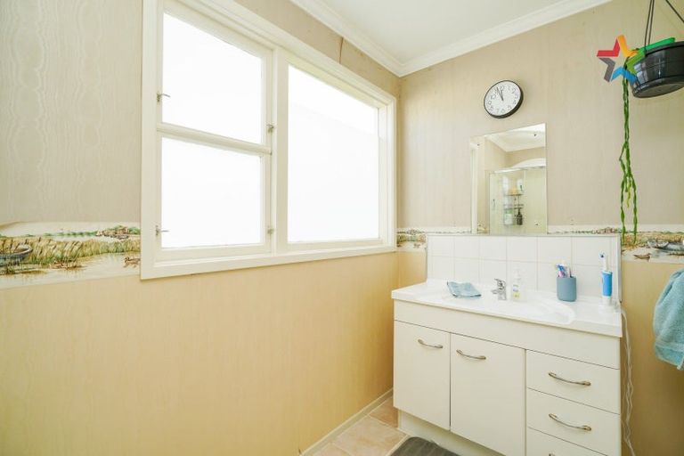 Photo of property in 22 Buckingham Street, Tokanui, 9884