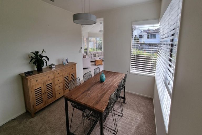 Photo of property in 17 Ferntree Terrace, West Harbour, Auckland, 0618