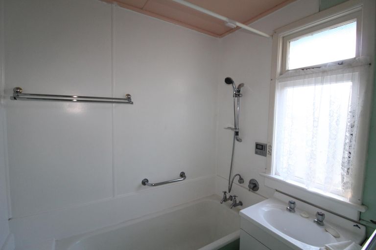 Photo of property in 13 Helena Street, Lumsden, 9730