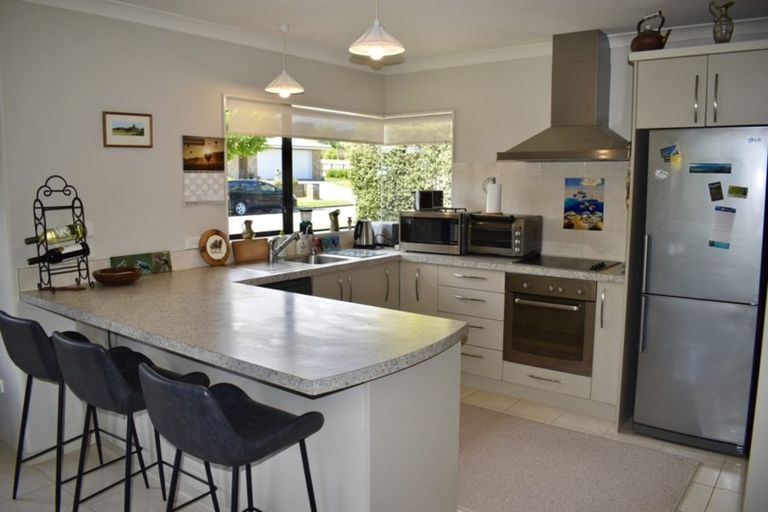 Photo of property in 8 Speranza Avenue, Otaki, 5512