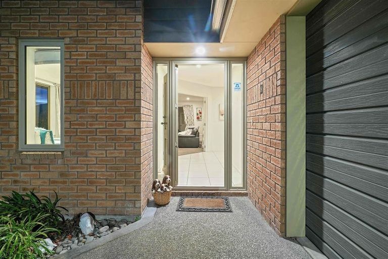 Photo of property in 8 Belgrove Place, Parklands, Christchurch, 8083