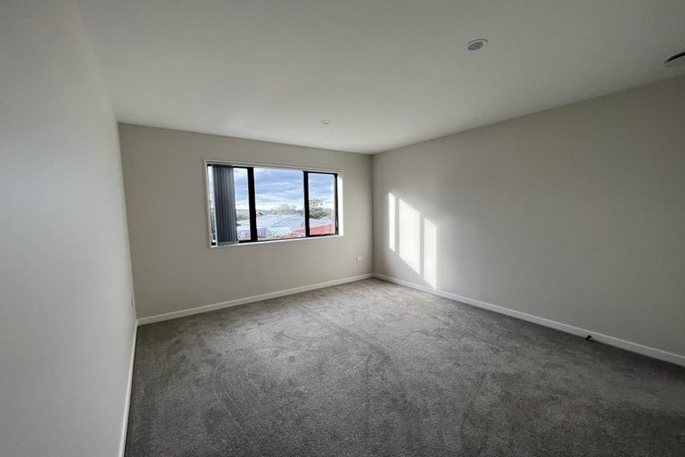 Photo of property in 55c Potter Avenue, Northcote, Auckland, 0627