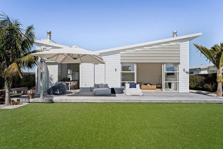 Photo of property in 15 Kewai Street, Omaha, 0986