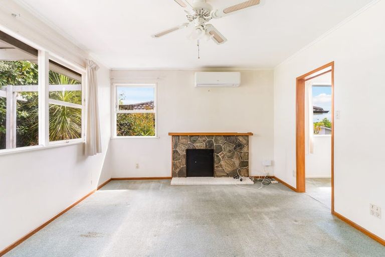 Photo of property in 33 Compton Street, Hillcrest, Auckland, 0627