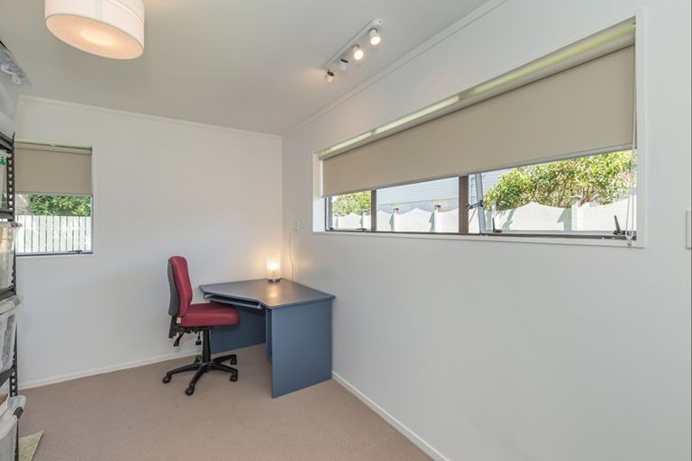 Photo of property in 66 Highbury Drive, Levin, 5510