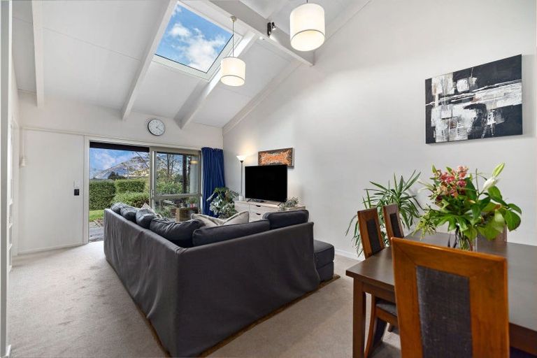 Photo of property in 4a Avalon Crescent, Fernhill, Queenstown, 9300