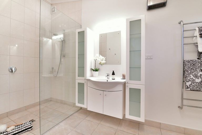 Photo of property in 159 Whangaparaoa Road, Red Beach, 0932