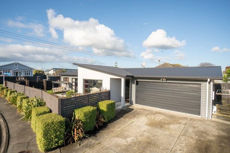 Photo of property in 1 Angelina Way, Kelvin Grove, Palmerston North, 4414