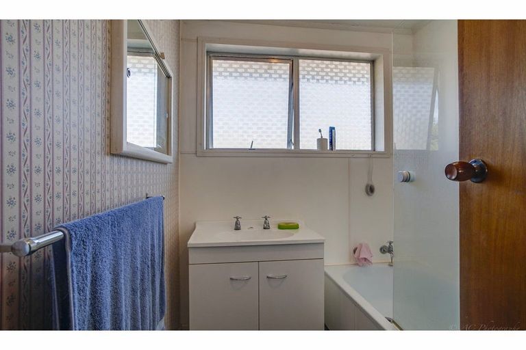 Photo of property in 2/90 Avenue Road, West End, Timaru, 7910