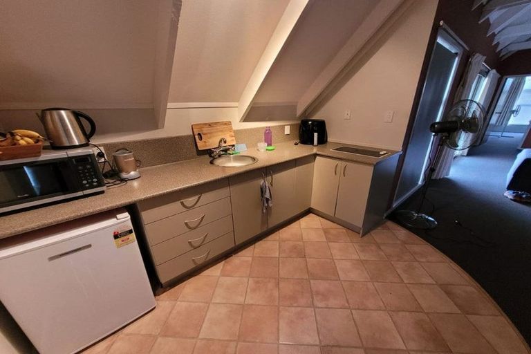 Photo of property in 1/23 Royal Road, Massey, Auckland, 0614