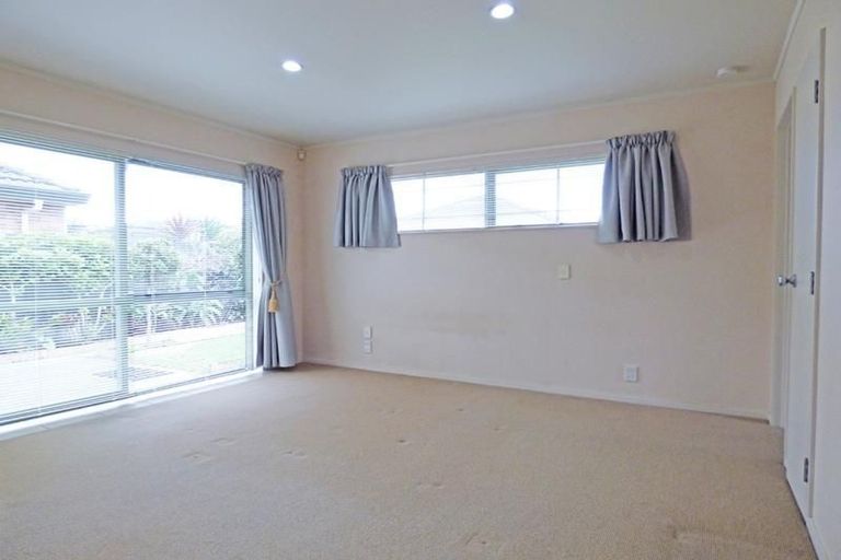 Photo of property in 10 Franco Lane, East Tamaki, Auckland, 2016
