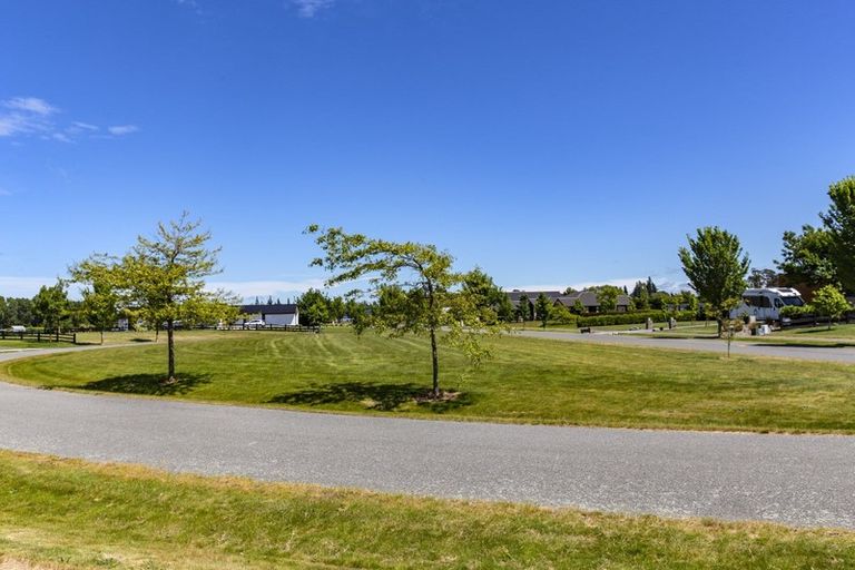 Photo of property in 3 Mara-kai Place, Pegasus, 7612