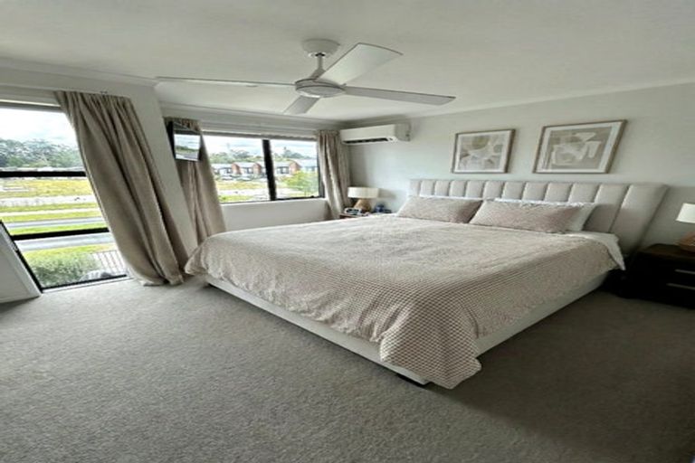 Photo of property in 56 Papatupu Way, Kumeu, 0810