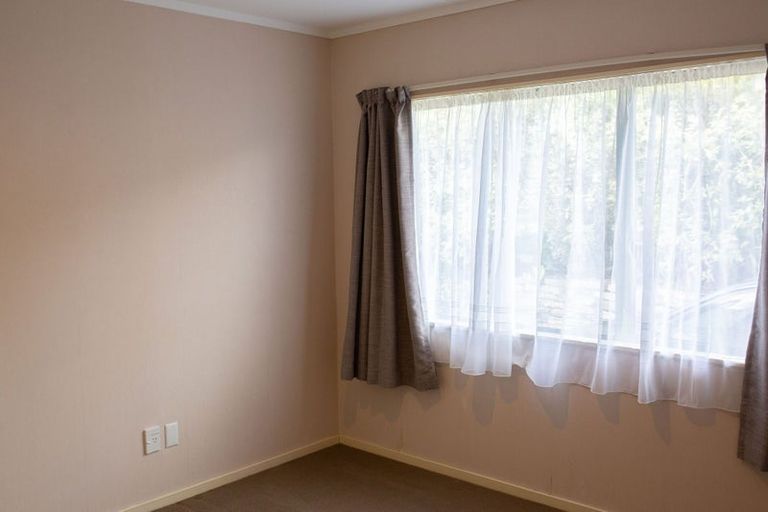 Photo of property in 9 Amokura Street, Waikanae, 5036