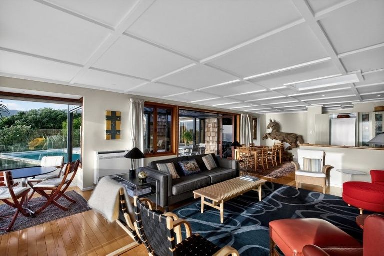 Photo of property in 24 Garden Road, Piha, 0772