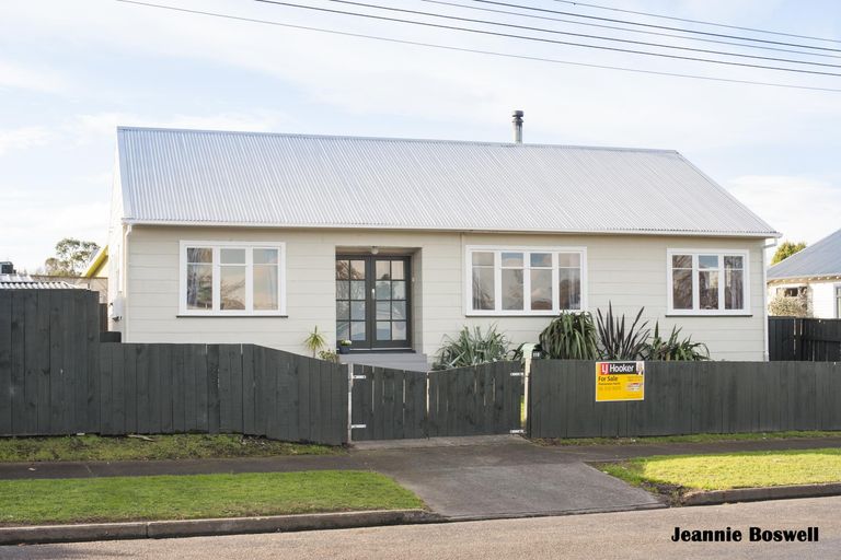 Photo of property in 119 Sherwill Street West, Feilding, 4702