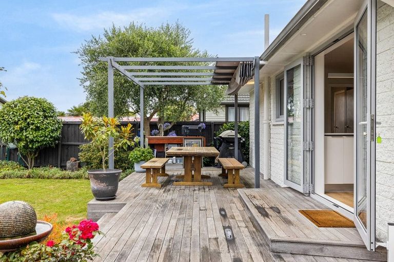 Photo of property in 10 Reynolds Avenue, Bishopdale, Christchurch, 8053