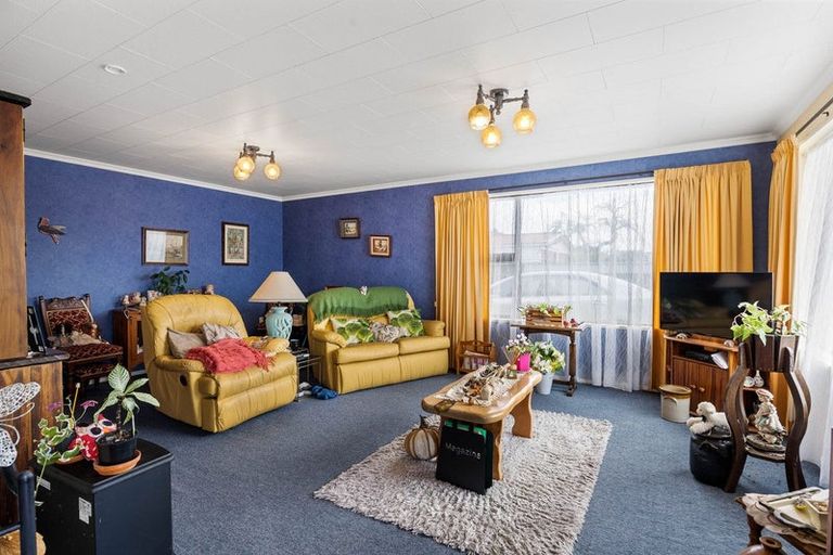 Photo of property in 19 Surrey Street, Hawera, 4610