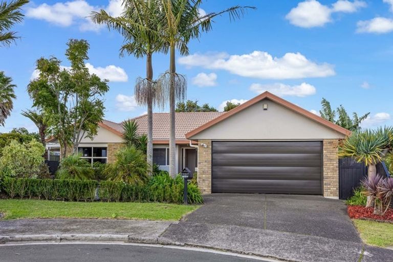 Photo of property in 13 Bridgehead Cove, West Harbour, Auckland, 0618