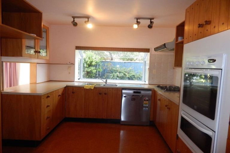 Photo of property in 75 Totara Crescent, Woburn, Lower Hutt, 5011