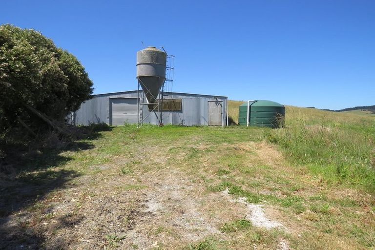 Photo of property in 1514 State Highway 12, Paparoa, Maungaturoto, 0583