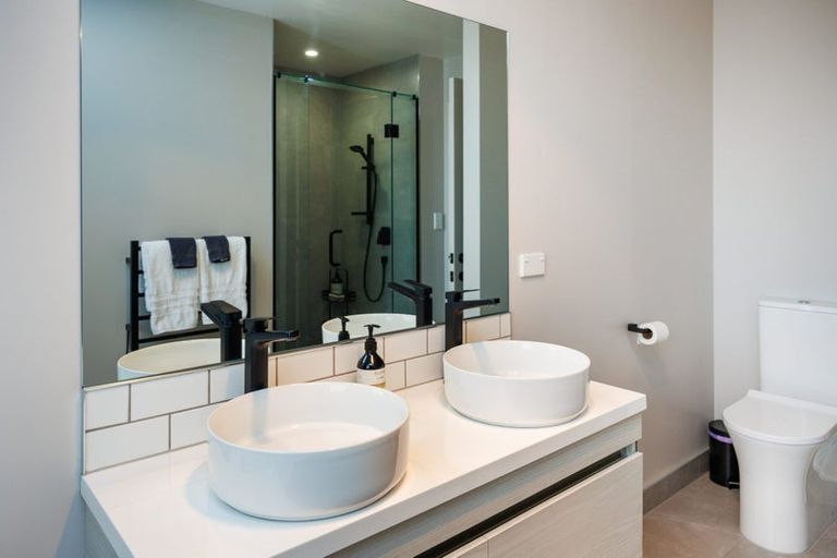 Photo of property in 4 Sardinia Grove, Fitzherbert, Palmerston North, 4410