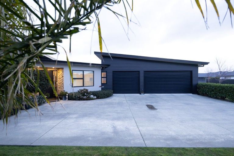 Photo of property in 54 Rodeo Drive, Kelvin Grove, Palmerston North, 4414