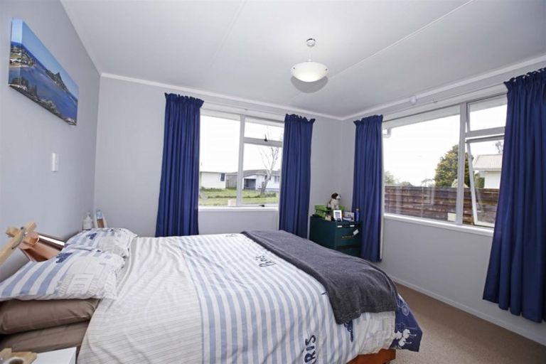 Photo of property in 33 Oakfield Crescent, Pukete, Hamilton, 3200