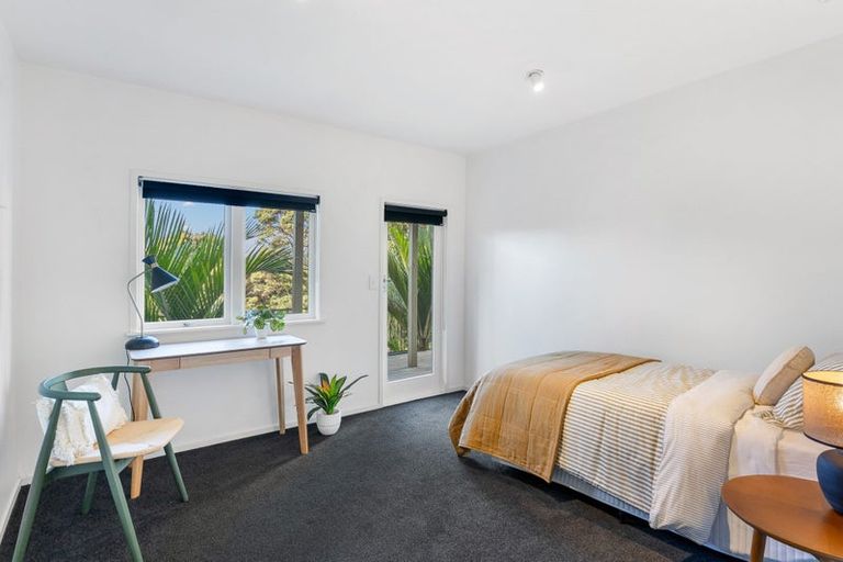 Photo of property in 2/42 Island Road, Beach Haven, Auckland, 0626